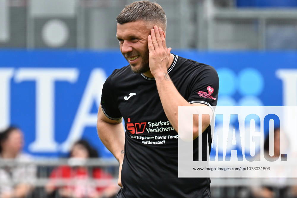 Fussball Langholz Cup 2026, v.l. Lukas Podolski Wiesbaden