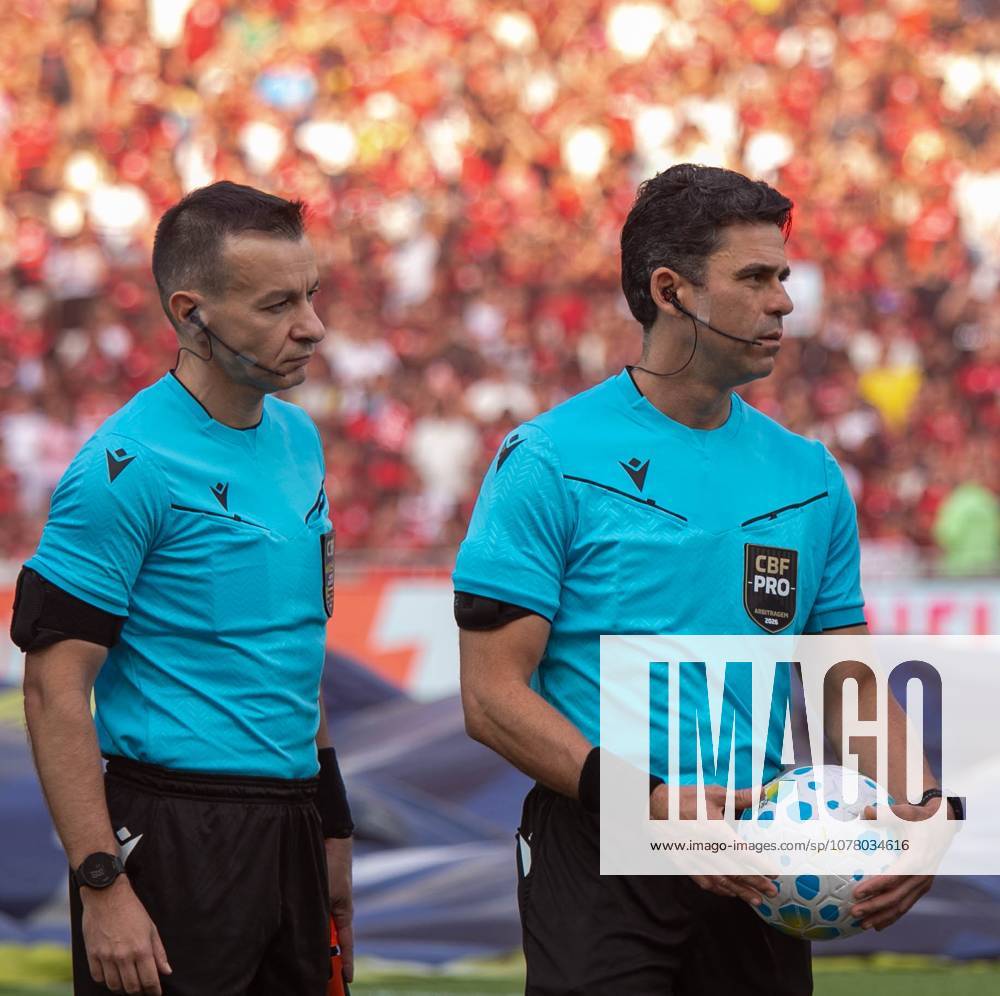 Flamengo and Coritiba, for the 18th round of the Brazilian championship. Rio de Janeiro (RJ) 05 30 2026 - Flamengo Coritiba Brasilerao Maracana - Referee Flavio Rodrigues de Souza (SP), in a match between Flamengo and Coritiba, for the 18th round of the Brazilian championship, on the afternoon of this Saturday (30), at the Maracana stadium, in Rio de Janeiro.(Foto: Lucas Simonin Gomes Thenews2 imago images) SPO