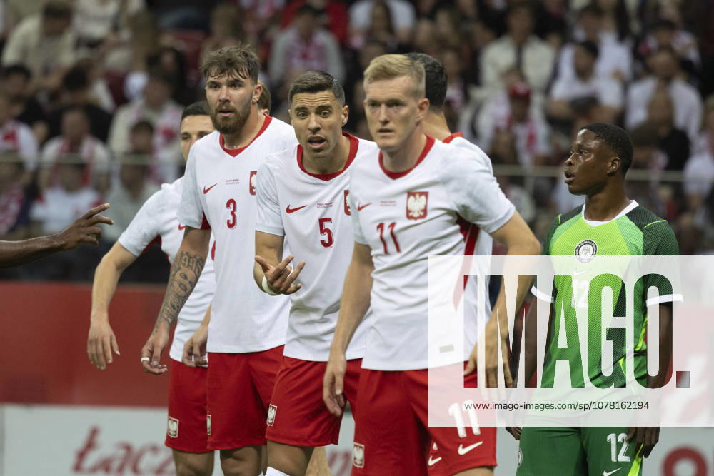 Fußball, Testspiel, Polen - Nigeria #3 Poland - Nigeria 03.06.2026 football, Warsaw, PGE National Stadium, FIFA , friendly international game match Poland - Nigeria ( mecz towarzyski, pilka nozna, Polska - Nigeria ) image shows: Przemyslaw Wisniewski (L) Jan Bednarek (2L) Karol Swiderski (2R) Tochukwu Nnadi (R) photo Katarzyna Plewczynska Fotostyk