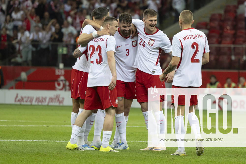 Fußball, Testspiel, Polen - Nigeria #6 Poland - Nigeria 03.06.2026 football, Warsaw, PGE National Stadium, FIFA , friendly international game match Poland - Nigeria ( mecz towarzyski, pilka nozna, Polska - Nigeria ) image shows: goal react Przemyslaw Wisniewski (3) Kacper Kozlowski (23) Karol Czubak (24) Norbert Wojtuszek (2) photo Katarzyna Plewczynska Fotostyk