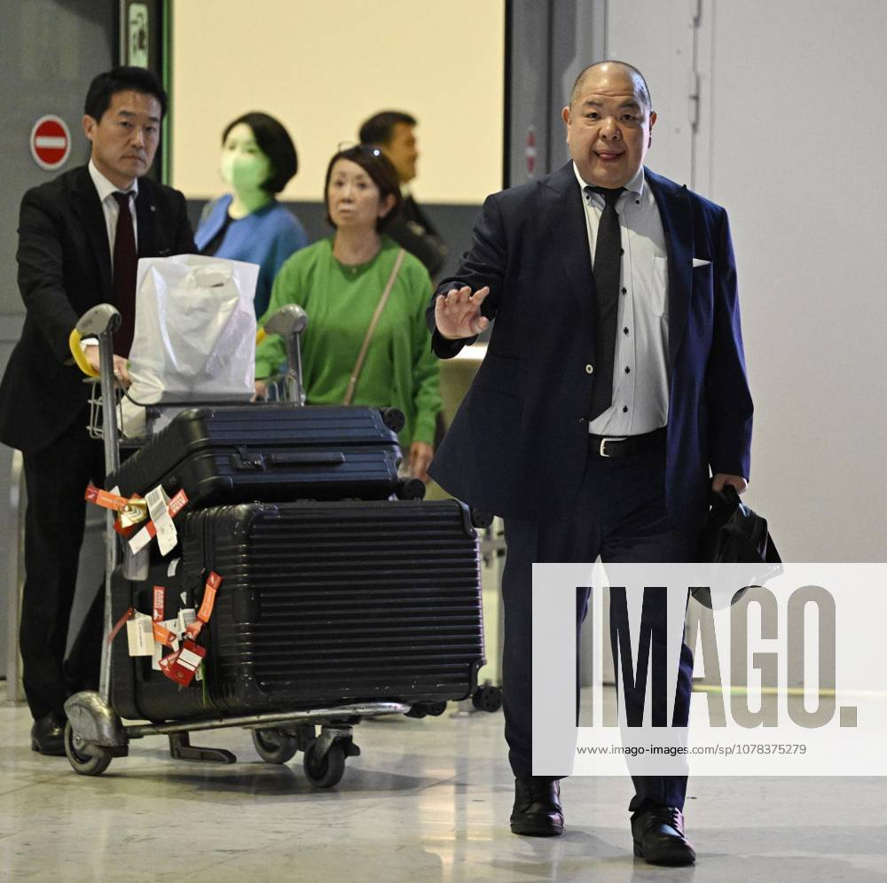 Sumo: Paris tournament Japan Sumo Association head Hakkaku arrives at Charles de Gaulle Airport near Paris on June 9, 2026, for a June 13-14 tournament in the French capital. About 130 wrestlers and staff will take part in the JSA event, third in Paris after 1986 and 1995. A14AA0005618137P