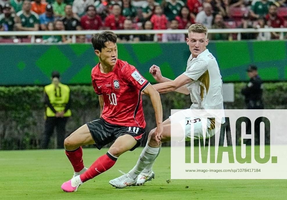 South Korea v Czechia - FIFA World Cup, WM, Weltmeisterschaft, Fussball 2026 - Group A ZAPOPAN, MEXICO - JUNE 11: Stepan Chaloupek (6) of Czechia in action against Lee Jae-sung (10) of South Korea during the 2026 FIFA World Cup First Stage Group A match between South Korea and Czechia at Estadio Akron (Guadalajara Stadium) in Zapopan, Guadalajara, Mexico on June 11, 2026. Luciano Gonzalez Anadolu Zapopan Mexico. Editorial use only. Please get in touch for any other usage.