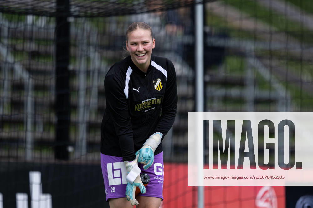 Häckens malvakt Hanna Karlsson under uppvärmningen inför fotbollsmatchen i Damallsvenskan mellan Hammarby och Häcken den 13 juni 2026 i Stockholm.