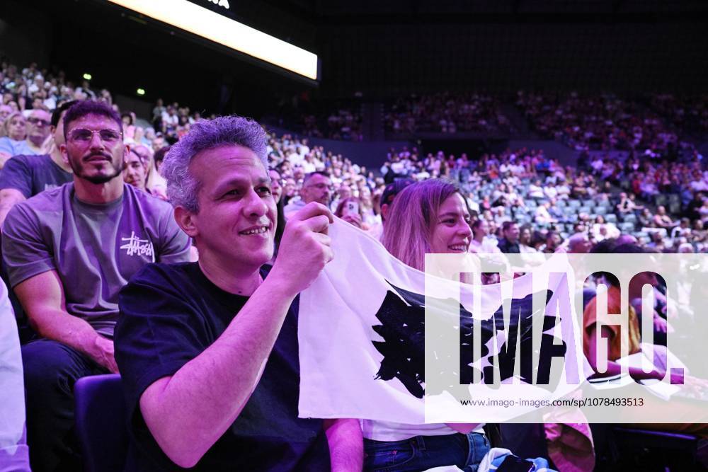 Sumo: Paris tournament Spectators cheer as a two-day sumo tournament opens at Accor Arena in Paris on June 13, 2026. A14AA0005618711P
