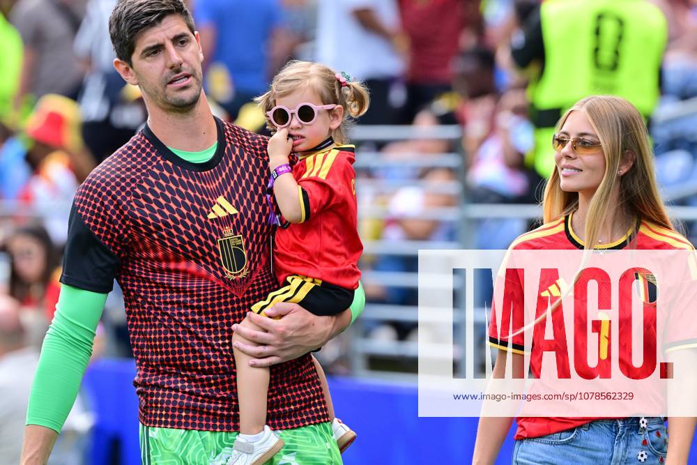 Belgium s goalkeeper Thibaut Courtois and his wife Mishel Gerzig and their daughter Ellie pictured after a soccer game between Belgian national team, Nationalteam Red Devils and Egypt, on Monday 15 June 2026 in Seattle, the first game in the group stage of the FIFA World Cup, WM, Weltmeisterschaft, Fussball 2026 in the United States of America. The Diables Rouges - Rode Duivels were drawn into Group G. DIRKxWAEM x177818111x