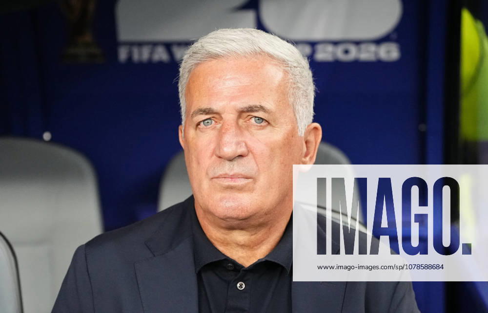 Vladimir Petkovic (Algeria) looks on during Argentina and Algeria, Group J FIFA World Cup, WM, Weltmeisterschaft, Fussball 2026, Kansas Stadium, Kansas, United States on June 16, 2026. Thor Wegner DeFodi Images. (Photo by DeFodi Images) -