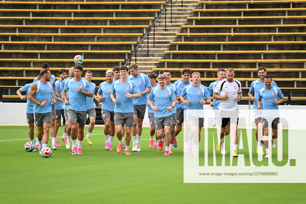 (260618) -- ATLANTA, June 18, 2026 -- Players of the Czech Republic attend a training session ahead of the group A match against South Africa at the FIFA World Cup, WM, Weltmeisterschaft, Fussball 2026 in Atlanta, the United States on June 17, 2026. ) (SP)U.S.-ATLANTA-FOOTBALL-FIFA WORLD CUP-CZECH REPUBLIC-TRAINING JuxHuanzong