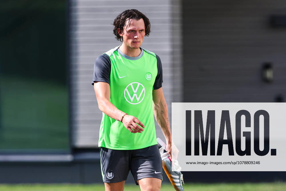 Fabian Reese (VfL Wolfsburg) - 2. Fussball Bundesliga Saison 2026-2027 Trainingsauftakt VfL Wolfsburg am VfL Center in Wolfsburg - Fussball,Deutschland,Mann,Männer