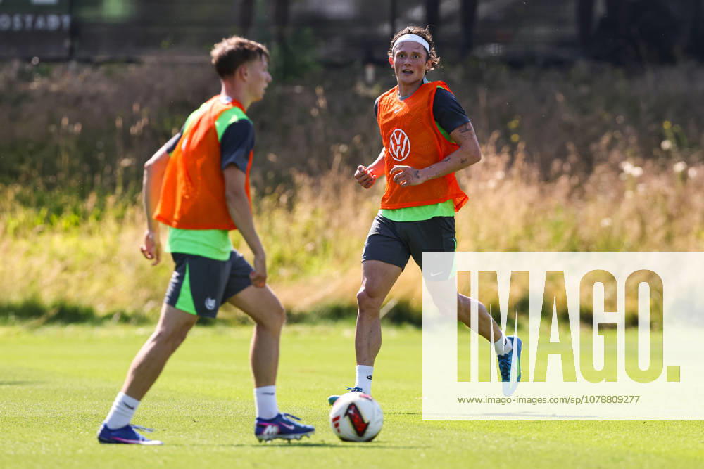 Fabian Reese (VfL Wolfsburg) - 2. Fussball Bundesliga Saison 2026-2027 Trainingsauftakt VfL Wolfsburg am VfL Center in Wolfsburg - Fussball,Deutschland,Mann,Männer