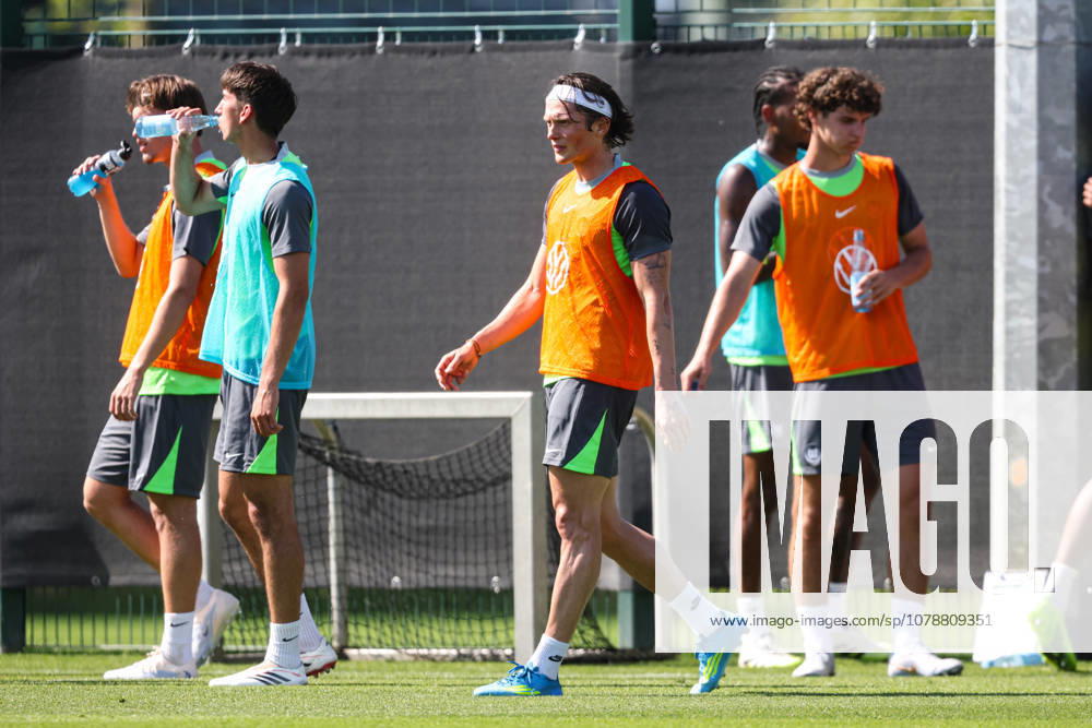 Fabian Reese (VfL Wolfsburg) - 2. Fussball Bundesliga Saison 2026-2027 Trainingsauftakt VfL Wolfsburg am VfL Center in Wolfsburg - Fussball,Deutschland,Mann,Männer