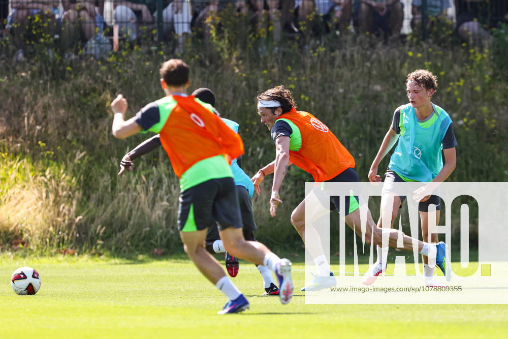 Fabian Reese (VfL Wolfsburg) - 2. Fussball Bundesliga Saison 2026-2027 Trainingsauftakt VfL Wolfsburg am VfL Center in Wolfsburg - Fussball,Deutschland,Mann,Männer