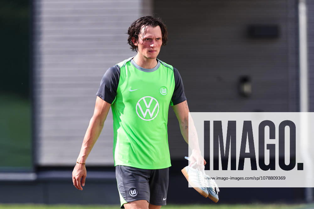 Fabian Reese (VfL Wolfsburg) - 2. Fussball Bundesliga Saison 2026-2027 Trainingsauftakt VfL Wolfsburg am VfL Center in Wolfsburg - Fussball,Deutschland,Mann,Männer