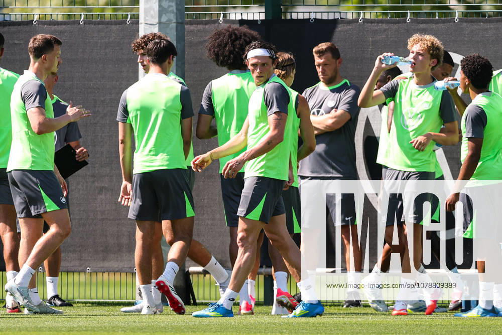 Fabian Reese (VfL Wolfsburg) - 2. Fussball Bundesliga Saison 2026-2027 Trainingsauftakt VfL Wolfsburg am VfL Center in Wolfsburg - Fussball,Deutschland,Mann,Männer
