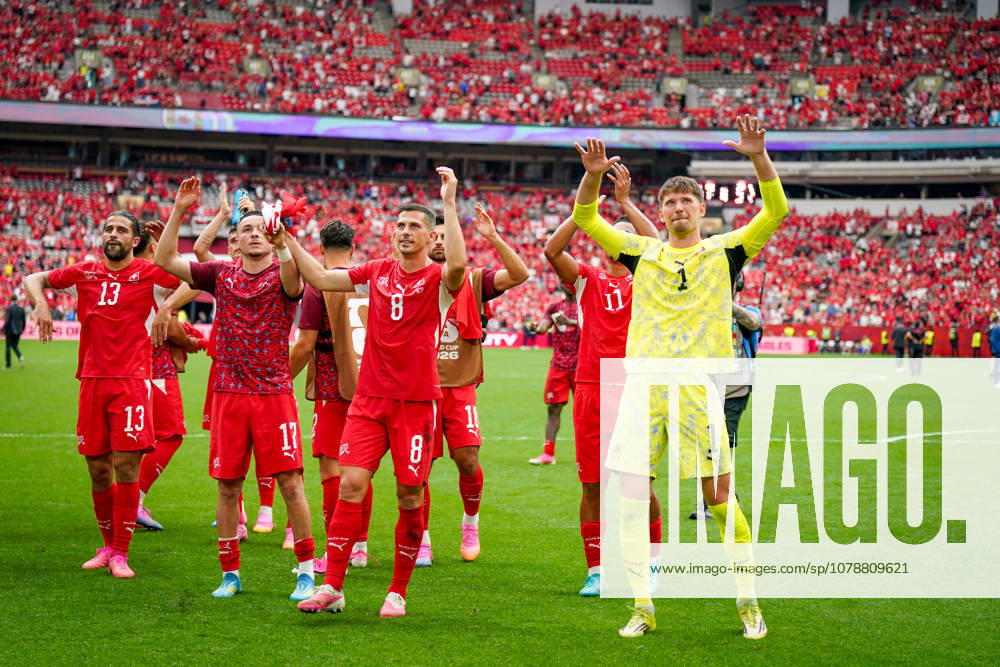 Kanada: Fußball FIFA Weltmeisterschaft 2026 Gruppenphase Schweiz vs Kanada BC Place Stadium (Vancouver, British Columbia): Gregor Kobel (Schweiz, 1) Remo Freuler (Schweiz, 8) Ruben Vargas (Schweiz, 17) Ricardo Rodriguez Ricardo Rodriguez (Schweiz, 13) Freude, Emotionen, Jubel