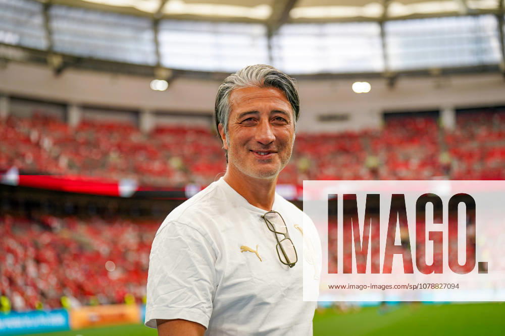 Kanada: Fußball FIFA Weltmeisterschaft 2026 Gruppenphase Schweiz vs Kanada BC Place Stadium (Vancouver, British Columbia): Murat Yakin (Trainer, Schweiz) Portraitfoto, Portrait, Einzelaufnahme, Porträt, Mimik, Gesichtsausdruck, Emotion