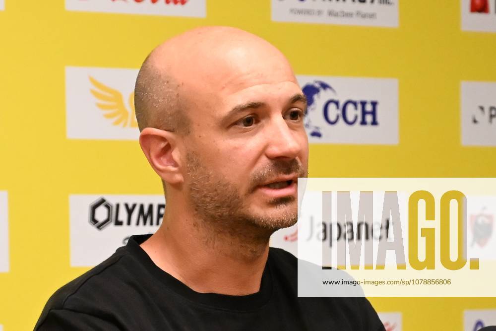 STVV s head coach Frederic De Meyer pictured during a press conference, PK, Pressekonferenz of Belgian first division soccer team Sint-Truiden VV, on Friday 26 June 2026 in Sint-Truiden, in preparation of the upcoming 2026-2027 Belgian first division soccer season. JILLxDELSAUX x179367421x