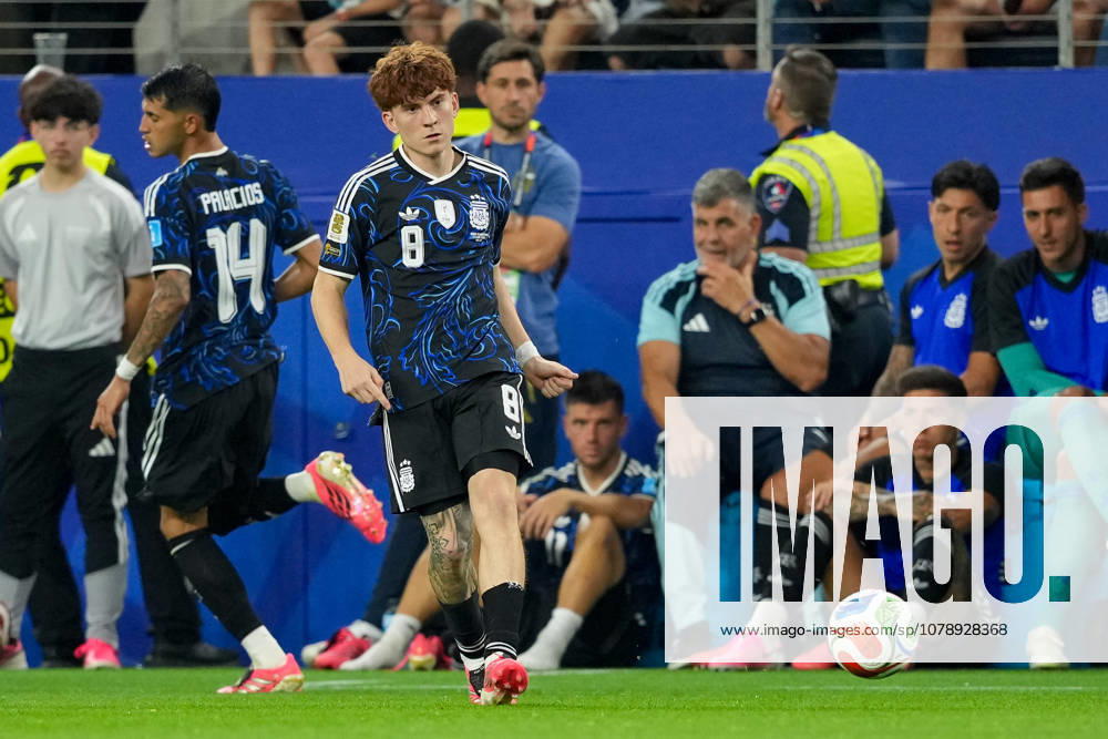 Valentin Barco (Argentinia) controls the ball during the FIFA World Cup, WM, Weltmeisterschaft, Fussball 2026 Group J match between Jordan and Argentina at Dallas Stadium on June 27, 2026 in Dallas, United States. (Photo by Torbjorn Tande DeFodi Images) -