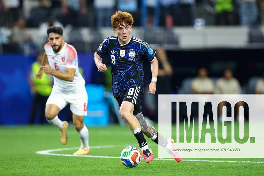 ARLINGTON, TX - JUNE 27: Argentina midfielder Valentin Barco ( 8) dribbles up field during the FIFA World Cup, WM, Weltmeisterschaft, Fussball 2026 Group J match between Argentina and Jordan on June 27, 2026, at Dallas Stadium in Arlington, TX. (Photo by Matthew Visinsky Icon Sportswire) SOCCER: JUN 27 FIFA World Cup 26 Group J - Jordan vs Argentina Icon260627007