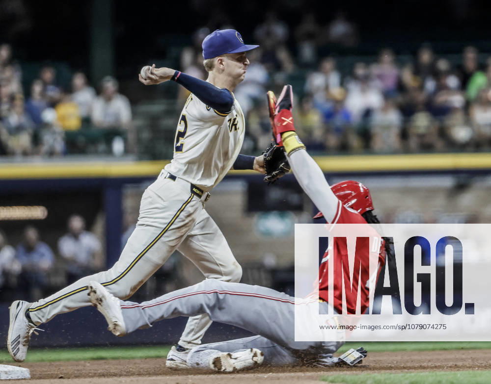 Milwaukee Brewers shortstop Cooper Pratt forces out Cincinnati Reds short stop Elly de la Cruz and turns a double play on Cincinnati Reds third baseman Sal Stewart in the eighth inning of the MLB, Baseball Herren, USA game between the Cincinnati Reds and the Milwaukee Brewers at American Family Field in Milwaukee, Wisconsin on Wednesday, July 1, 2026. MIL20260701827 TANNENxMAURY