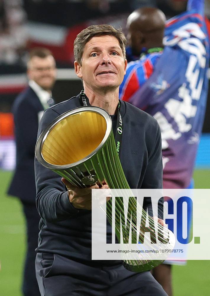 . - Crystal Palace v Rayo Vallecano, UEFA Conference League Final 2026, Red Bull Arena, Leipzig, Germany, 27th May 2026. Daniel Weir Crystal Pix Oliver Glasner manager of Crystal Palace holds aloft the UEFA Conference League trophy in celebration after winning the 2026 UEFA Conference League Final. - Crystal Palace v Rayo Vallecano, UEFA Conference League Final 2026, Red Bull Arena, Leipzig, Germany, 27th May 2026. Daniel Weir Crystal Pix Leipzig Red Bull Arena Germany