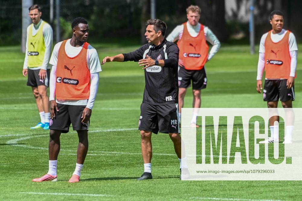Abdoulie Ceesay Trainer Marcel Rapp ( Pauli ) Deutschland , Hamburg , Trainingsgelände an der Kollaustrasse , Fussball , 2. Bundesliga , FC St Pauli