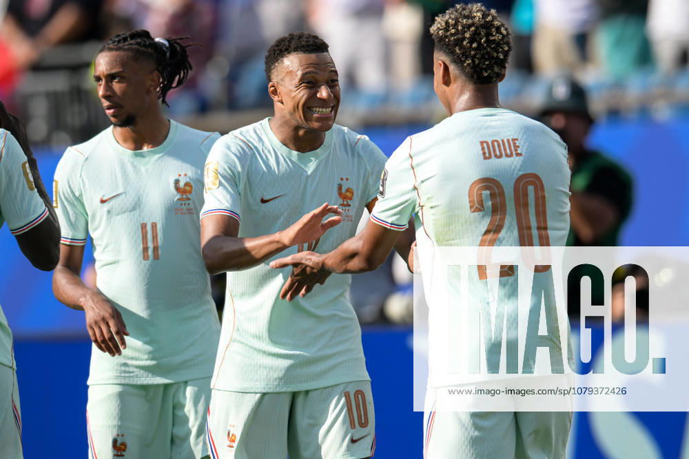 Fußball, WM 2026, 20260709, Frankreich - Marokko. Im Bild Tor 1:0 Torjubel, v.l. Torschütze Kylian MBAPPE (Frankreich, 10), Desire DOUE (Frankreich, 20). Foxborough Boston-Stadion Massachusetts Vereinigte Staaten von Amerika