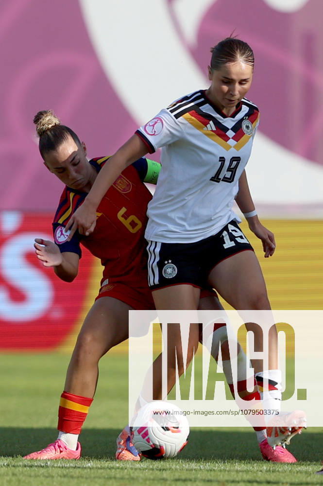 Sarajevo(Bosnia-Herzegovina) Spain-Germany European U19 U-19 Under-19 women s football championship final Irune Dorado(L) Spain,Laila Portella(R) Germany :S.Sandic