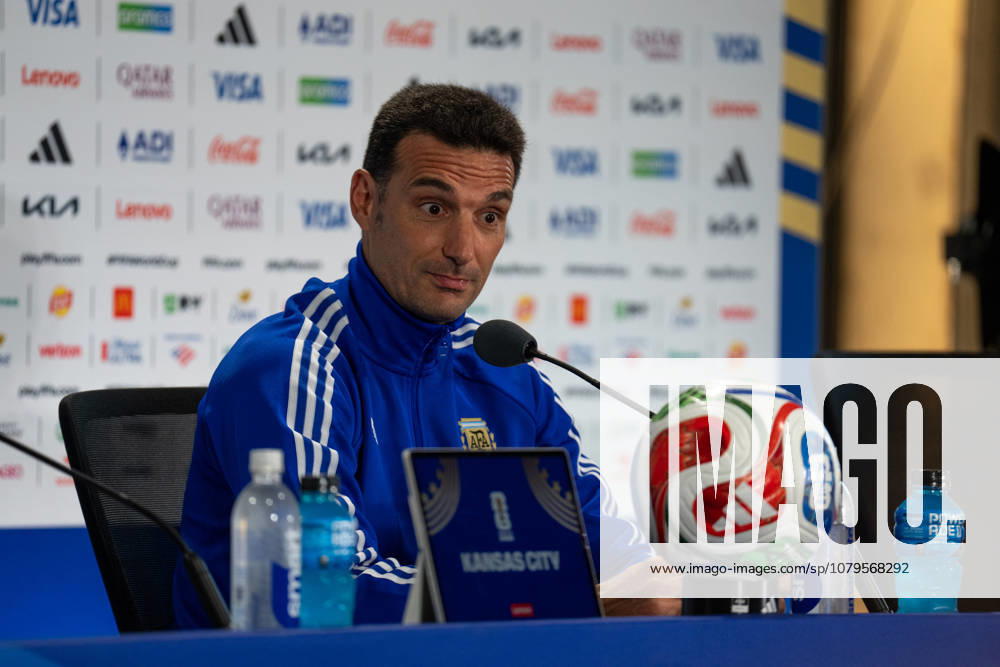 (260711) -- KANSAS CITY, July 11, 2026 -- Lionel Scaloni, head coach of Argentina, attends a press conference, PK, Pressekonferenz ahead of the quarterfinal between Argentina and Switzerland at the 2026 FIFA World Cup, WM, Weltmeisterschaft, Fussball in Kansas City, the United States, on July 10, 2026. ) (SP)U.S.-KANSAS CITY-FOOTBALL-FIFA WORLD CUP-PRESS CONFERENCE-TEAM ARGENTINA XiaoxYijiu
