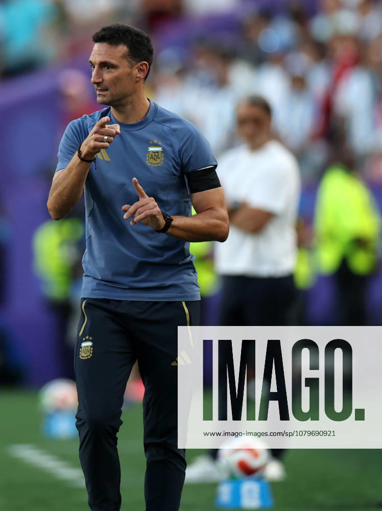 (260712) -- KANSAS CITY, July 12, 2026 -- Lionel Scaloni, head coach of Argentina, gestures during the quarter final match between Argentina and Switzerland at the 2026 FIFA World Cup, WM, Weltmeisterschaft, Fussball at the Kansas City Stadium in Kansas City, the United States, July 11, 2026. ) (SP)U.S.-KANSAS CITY-FOOTBALL-FIFA WORLD CUP-QUARTER FINAL-ARG VS SUI CaoxCan