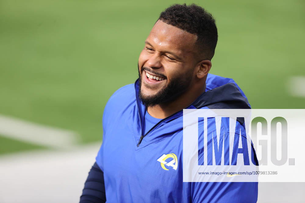 USA AMERICAN FOOTBALL NFL, American Football Herren, USA Jets vs Rams NFL epa08897032 Los Angeles Rams defensive end Aaron Donald laughs before an National Football League (NFL) game against the New York Jets at SoFi Stadium in Inglewood, California, USA, 20 December 2020. Inglewood United States