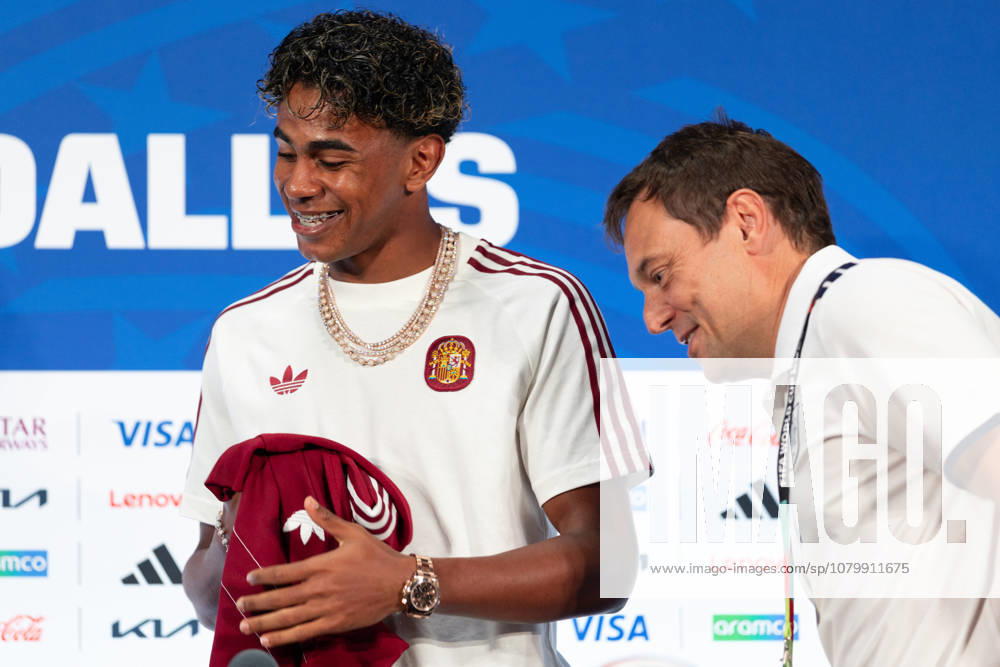 Spain forward LAMINE YAMAL laughs during a press conference, PK, Pressekonferenz prior to a 2026 FIFA World Cup, WM, Weltmeisterschaft, Fussball semifinal match between France and Spain at Dallas Stadium in Arlington, Texas. Arlington USA - ZUMAh193 20260713_zsp_h193_012