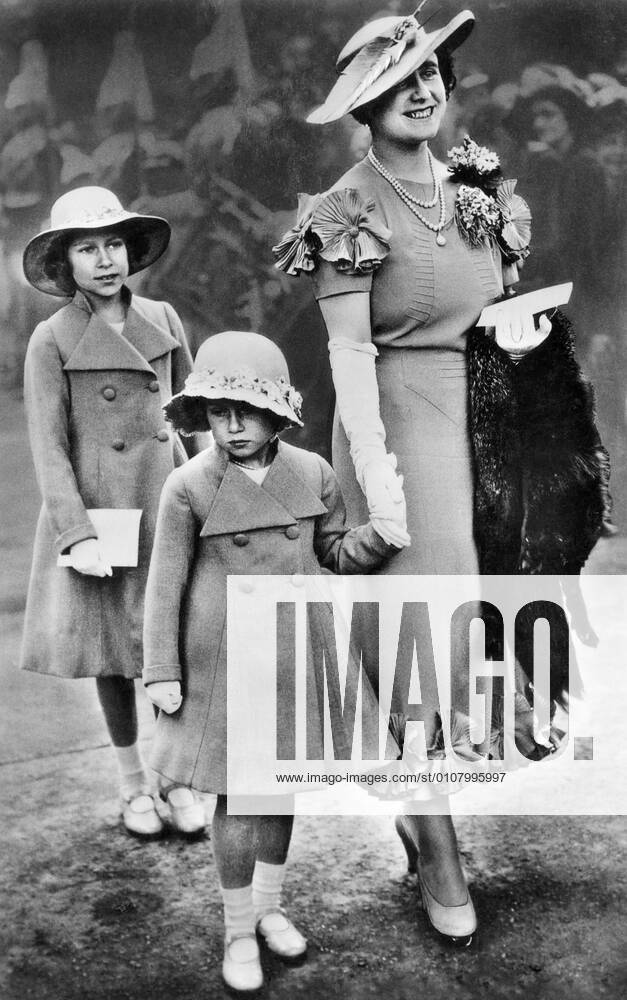 Queen Elizabeth II, Of United Kingdom, As a child, With the Queen Mother, Elizabeth, And Princess Margaret, late 1930 s