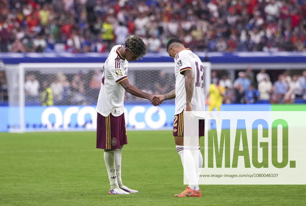 (260715) -- BEIJING, July 15, 2026 -- Pedro Porro (R) of Spain celebrates a goal with teammate Lamine Yamal during the semifinal match between France and Spain at the 2026 FIFA World Cup, WM, Weltmeisterschaft, Fussball at Dallas Stadium in Dallas, the United States, July 14, 2026. ) XINHUA PHOTOS OF THE DAY HuangxZongzhi
