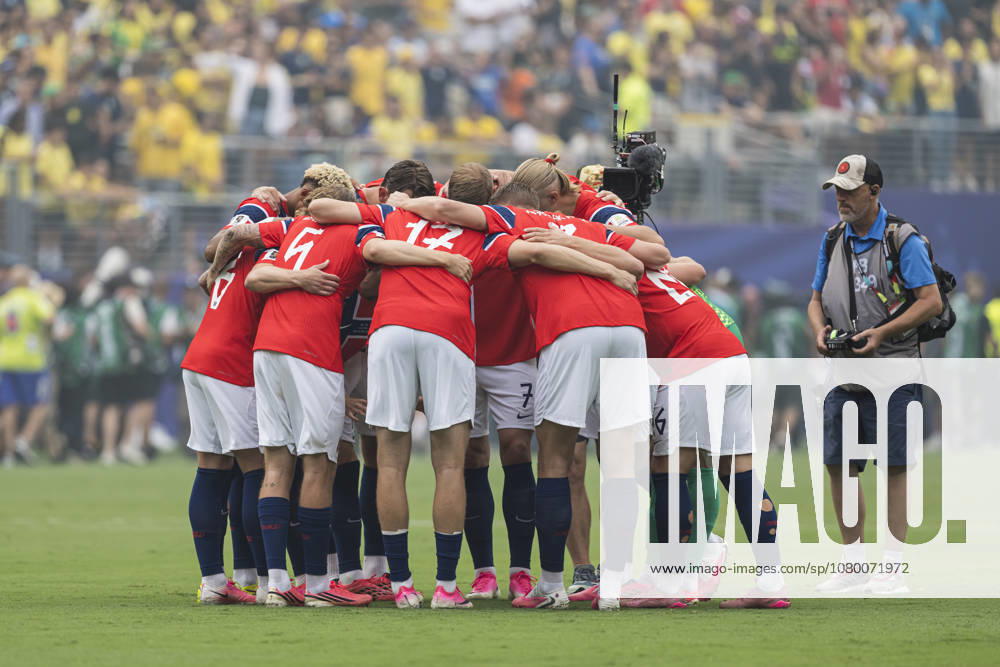 Brazil v Norway: Round of 16 - FIFA World Cup, WM, Weltmeisterschaft, Fussball 2026 New Jersey, United States - 5 July: Norway players met prior to the during the FIFA World Cup 2026 Round Of 16 match between Brazil and Norway at New York New Jersey Stadium on July 5, 2026 in East Rutherford, United States East Rutherford New York New Jersey Stadium New Jersey United States
