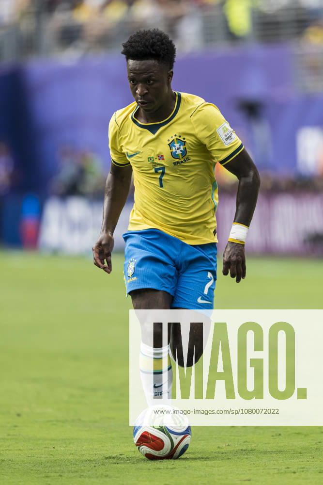 Brazil v Norway: Round of 16 - FIFA World Cup, WM, Weltmeisterschaft, Fussball 2026 New Jersey, United States - 5 July: Vinicius Junior of Brazil drives the ball during the FIFA World Cup 2026 Round Of 16 match between Brazil and Norway at New York New Jersey Stadium on July 5, 2026 in East Rutherford, United States East Rutherford New York New Jersey Stadium New Jersey United States