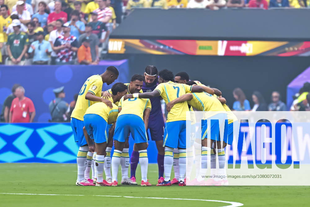 Brazil v Norway: Round of 16 - FIFA World Cup, WM, Weltmeisterschaft, Fussball 2026 New Jersey, United States - 5 July: Brazil players met prior to the during the FIFA World Cup 2026 Round Of 16 match between Brazil and Norway at New York New Jersey Stadium on July 5, 2026 in East Rutherford, United States East Rutherford New York New Jersey Stadium New Jersey United States