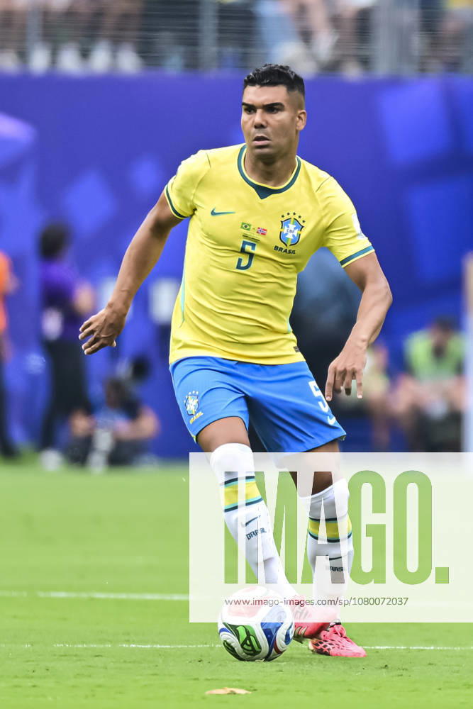 Brazil v Norway: Round of 16 - FIFA World Cup, WM, Weltmeisterschaft, Fussball 2026 New Jersey, United States - 5 July: Casemiro of Brazil looks to pass the ball during the FIFA World Cup 2026 Round Of 16 match between Brazil and Norway at New York New Jersey Stadium on July 5, 2026 in East Rutherford, United States East Rutherford New York New Jersey Stadium New Jersey United States