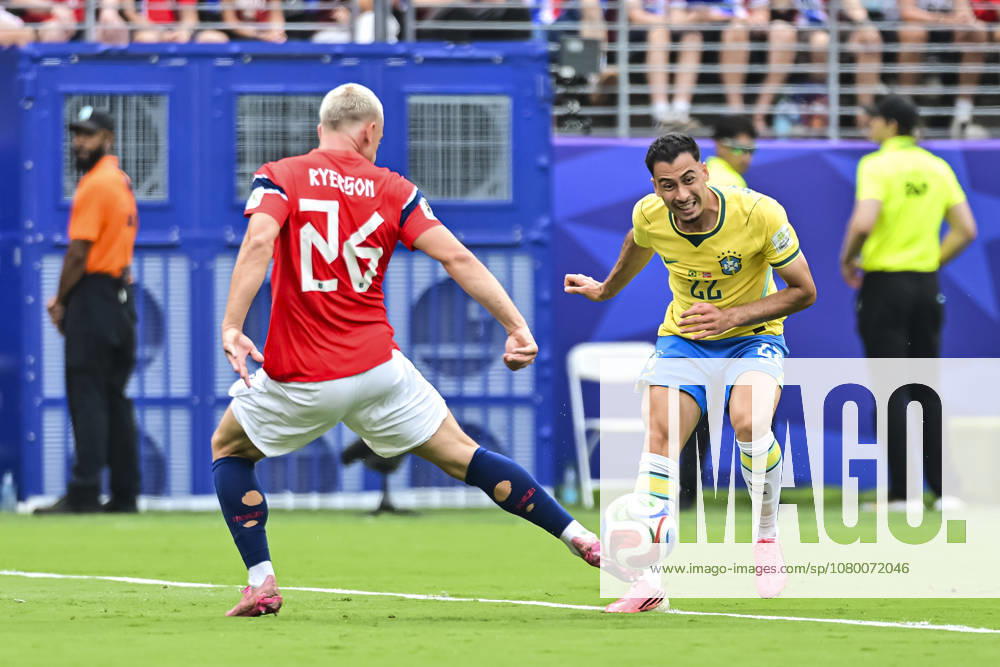 Brazil v Norway: Round of 16 - FIFA World Cup, WM, Weltmeisterschaft, Fussball 2026 New Jersey, United States - 5 July: Gabriel Martinelli of Brazil (R) plays against Julian Ryerson of Norway (L) during the FIFA World Cup 2026 Round Of 16 match between Brazil and Norway at New York New Jersey Stadium on July 5, 2026 in East Rutherford, United States East Rutherford New York New Jersey Stadium New Jersey United States