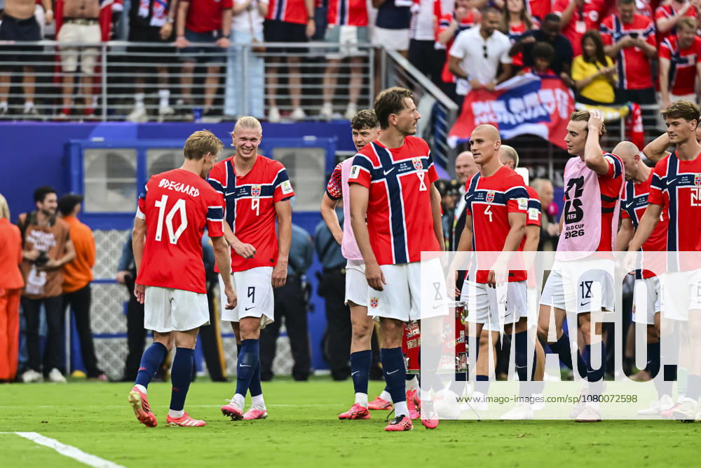 Brazil v Norway: Round of 16 - FIFA World Cup, WM, Weltmeisterschaft, Fussball 2026 New Jersey, United States - 5 July: Erling Haaland of Norway (L) celebrate with teammates and fans after winning the during the FIFA World Cup 2026 Round Of 16 match between Brazil and Norway at New York New Jersey Stadium on July 5, 2026 in East Rutherford, United States East Rutherford New York New Jersey Stadium New Jersey United States