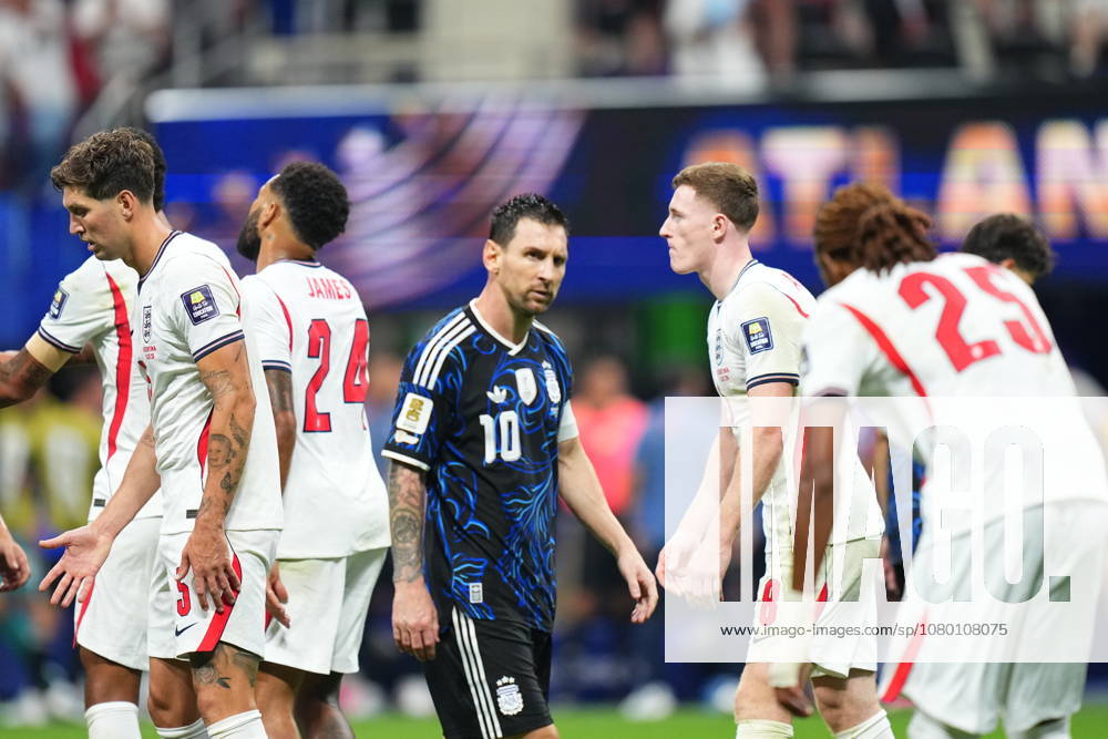 England v Argentina - FIFA World Cup, WM, Weltmeisterschaft, Fussball 2026 - Semi Finals ATLANTA, GEORGIA - JULY 15: Argentina’s Lionel Messi (10) walks past England’s Reece James (24) and Elliot Anderson (8) during the 2026 FIFA World Cup semifinal match between England and Argentina at Atlanta Stadium in Atlanta, Georgia, United States, on July 15, 2026. Evrim Aydin Anadolu Georgia United States. Editorial use only. Please get in touch for any other usage.