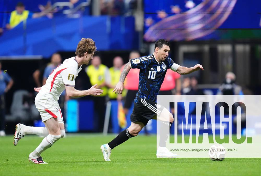 England v Argentina - FIFA World Cup, WM, Weltmeisterschaft, Fussball 2026 - Semi Finals ATLANTA, GEORGIA - JULY 15: Lionel Messi of Argentina runs with the ball during the 2026 FIFA World Cup semifinal match between England and Argentina at Atlanta Stadium in Atlanta, Georgia, United States, on July 15, 2026. Jose Hernandez Anadolu Georgia United States. Editorial use only. Please get in touch for any other usage.