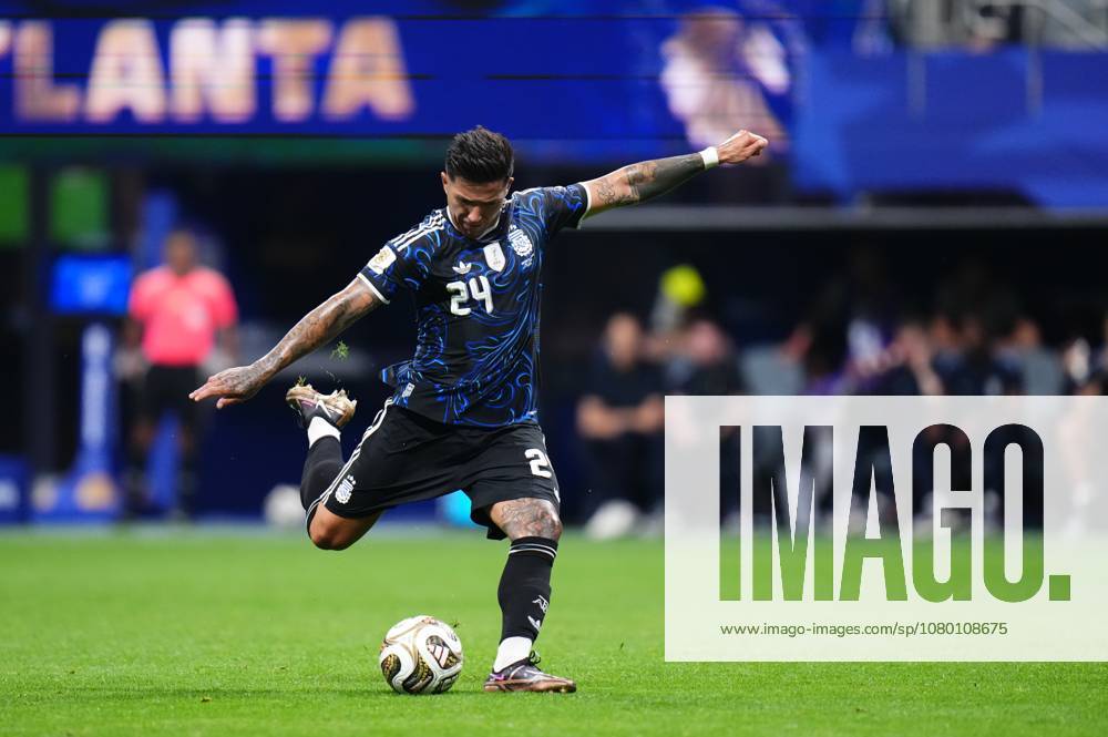 England v Argentina - FIFA World Cup, WM, Weltmeisterschaft, Fussball 2026 - Semi Finals ATLANTA, GEORGIA - JULY 15: Enzo Fernandez of Argentina kicks the ball during the 2026 FIFA World Cup semifinal match between England and Argentina at Atlanta Stadium in Atlanta, Georgia, United States, on July 15, 2026. Jose Hernandez Anadolu Georgia United States. Editorial use only. Please get in touch for any other usage.