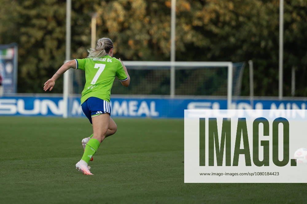 Fußball I Frauen I Testspiel I FC Schalke 04 - Borussia Mönchengladbach I 16.07.2026 Janine Gibson (7, FC Schalke 04) Gelsenkirchen Am Parkstadion Nordrhein-Westfalen Deutschland