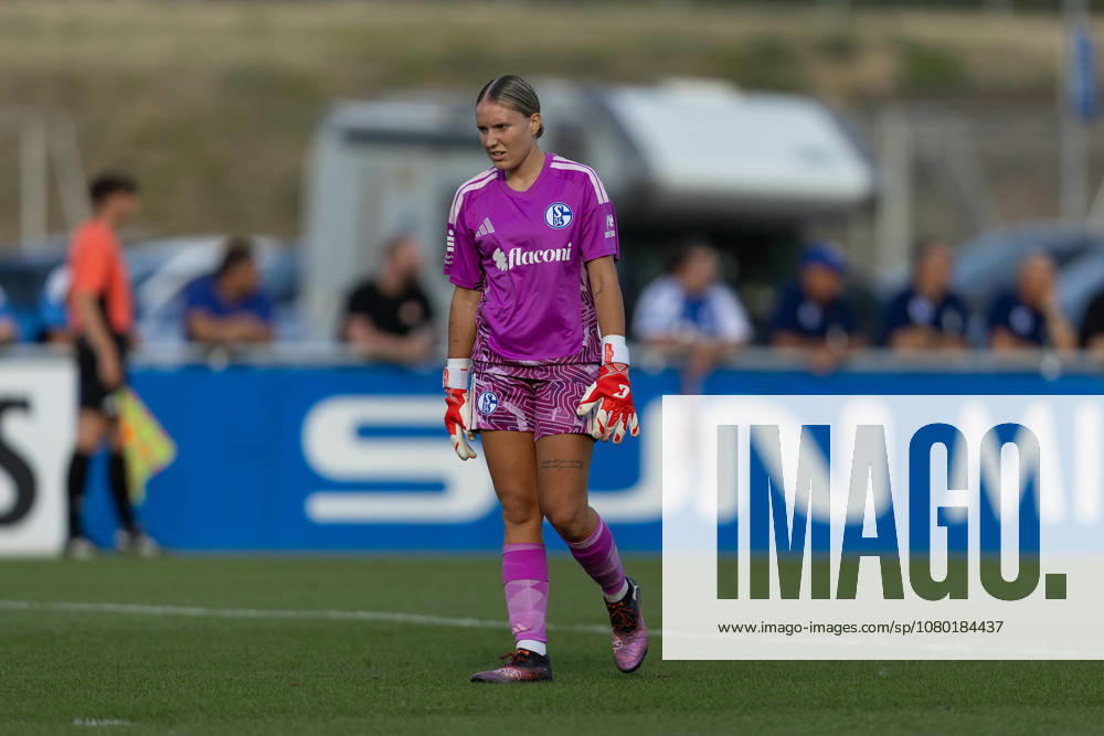 Fußball I Frauen I Testspiel I FC Schalke 04 - Borussia Mönchengladbach I 16.07.2026 Julia Matuszek (1, FC Schalke 04) Gelsenkirchen Am Parkstadion Nordrhein-Westfalen Deutschland