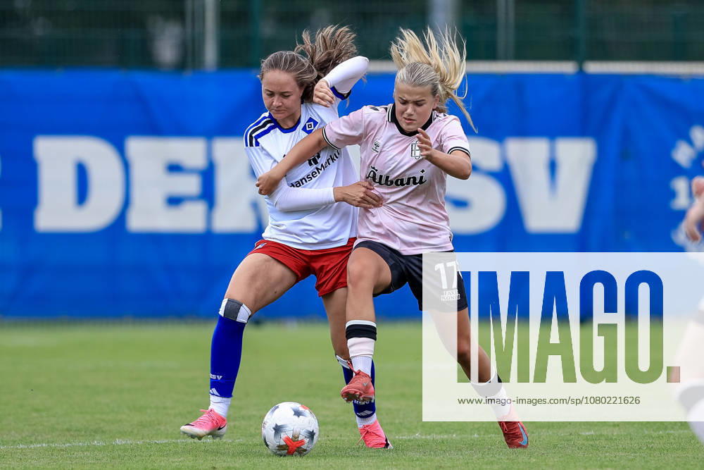 V.li.: Camilla Linberg (Hamburger SV, HSV, 7) und Froya Stubgaard Ebbesvik (Odense BK, 17) im Zweikampf, Duell, Dynamik, Aktion, Action, Spielszene, 18.07.2026, Norderstedt (Deutschland), Fussball, Testspiel Frauen, Hamburger SV - Odense BK