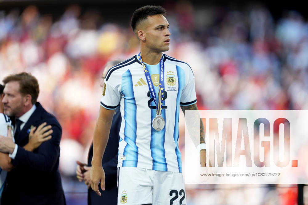 2026-07-19 Spain v Argentina - Final - FIFA World Cup, WM, Weltmeisterschaft, Fussball 2026 EAST RUTHERFORD, UNITED STATES - JULY 19: Lautaro Martinez of Argentina wearing the second place medal after the Final - FIFA World Cup 2026 match between Spain and Argentina at New York New Jersey Stadium on July 19, 2026 in East Rutherford, New Jersey. (Photo by Pablo Morano BSR Agency) East Rutherford United States Content not available for redistribution in The Netherlands directly or indirectly through any third parties.