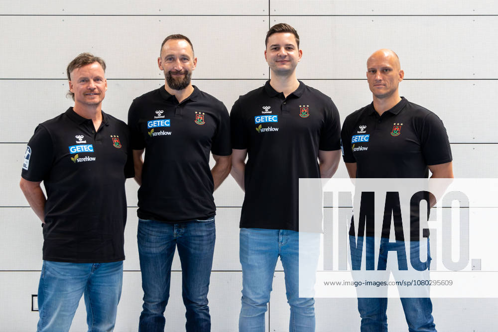 Handball - Opel HBL SC Magdeburg - Fototermin Saison 2026 27, v.l. Physiotherapeut Matthias Friedrich, Steffen Mantai, Philip Zachert, Athletiktrainer Daniel Müller Magdeburg