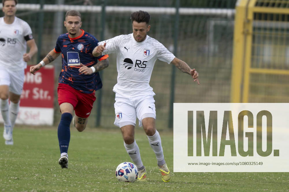 NOFV Oberliga Sued-Saison 26 27 VfL Halle 96 vs.SG Barockstadt Fulda-Lehnerz Testspiel Halle, Deutschland 22.Juli 2026: Im Bild:v. li. im Zweikampf Eric Krogmann (VfL Halle) und Leon Pomnitz (Fulda) Halle Stadion am Zoo Sachsen-Anhalt Deutschland