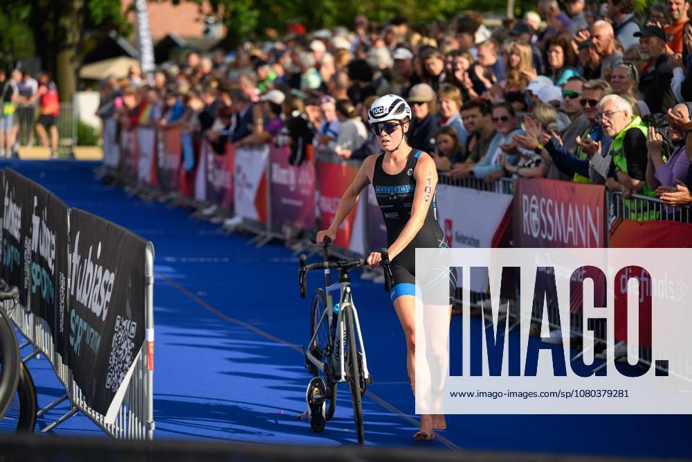 DTU Deutsche Meisterschaften Triathlon Team Mixed Relay im Rahmen von Die Finals Hannover Pauline Wattenberg (WEICON Tri Finish Münster) wechselt vom Radfahren zum Lauf bei den DTU Deutsche Meisterschaften Triathlon Team Mixed Relay im Rahmen von Die Finals Hannover; 23.07.2026; COPYRIGHT: Petko Beier petkobeier.de Steinhuder Meer Germany