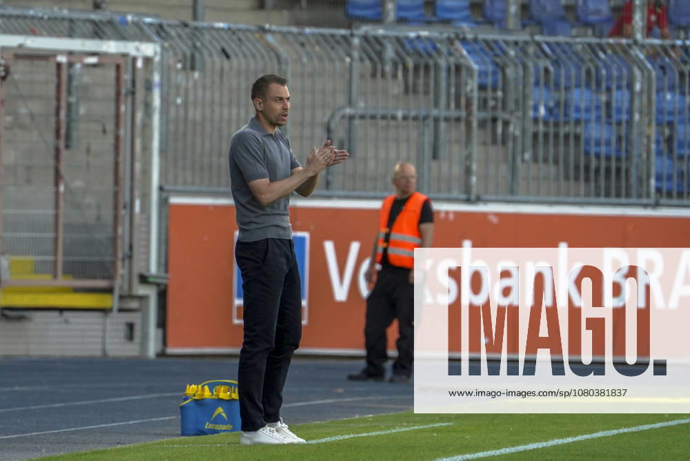 Deutschland: Fussball Testspiel Vereine 2026 2027, Freundschaftsspiel Eintracht Braunschweig vs Southampton FC Eintracht-Stadion (Braunschweig): Tonda Eckert (Trainer Southampton FC) Braunschweig